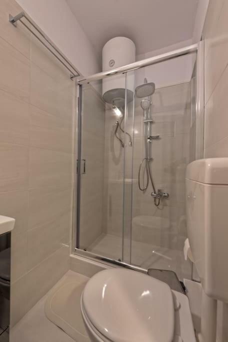 Pat House Apartment Янина Екстериор снимка